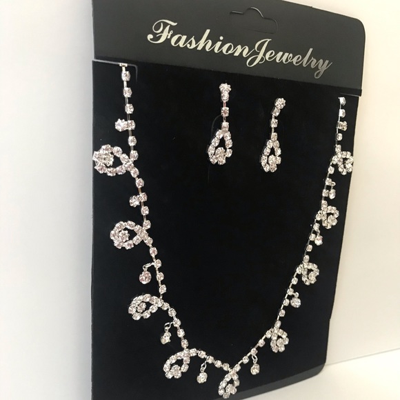 💕🆕 New Rhinestone Necklace & Earrings Set - Picture 4 of 8